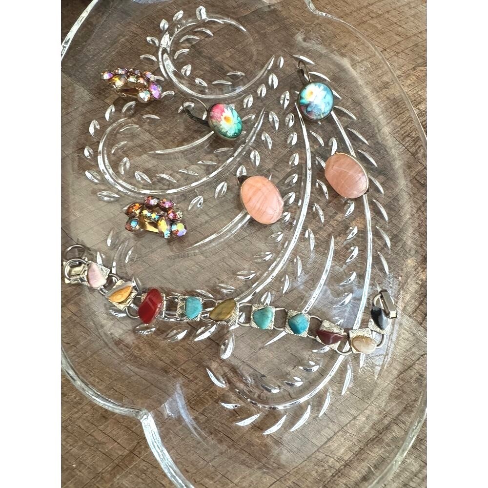 Pressed Glass Catchall Dish Paisley Leaf Embossed Vanity Tray